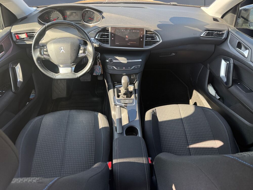 308 SW SW 130 ch Style (Moteur neuf) /Moteur Neuf/Clim Bi Zone/Vola 2018 occasion 43200 Yssingeaux