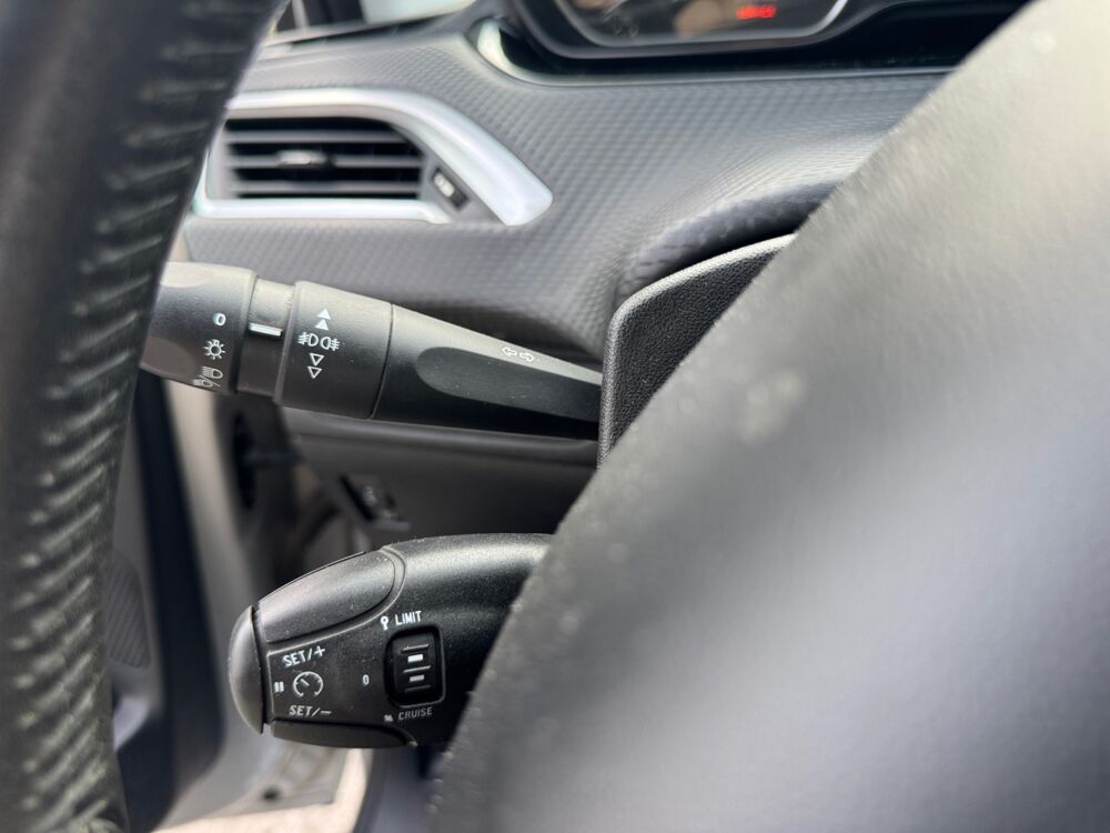 208 1.2 82 ch Style /Suivi Complet/2e Main/Radars/Connect/GPS 2016 occasion 59000 Lille