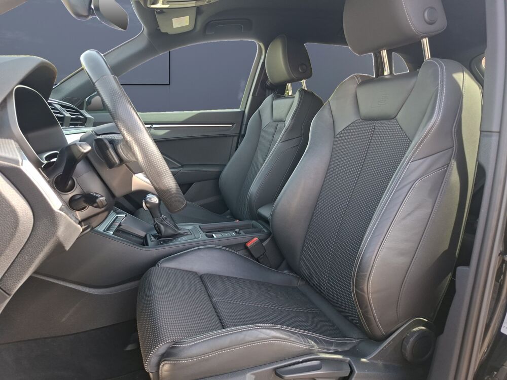 Q3 1.5 35 Tfsi 150 ch S-line S-tronic Bva /Suivi Volkswagen/Si&egrave; 2023 occasion 43000 Le Puy-en-Velay
