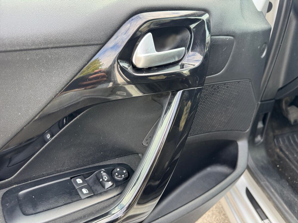 208 1.2 82 ch Style /Suivi Complet/2e Main/Radars/Connect/GPS 2016 occasion 59000 Lille