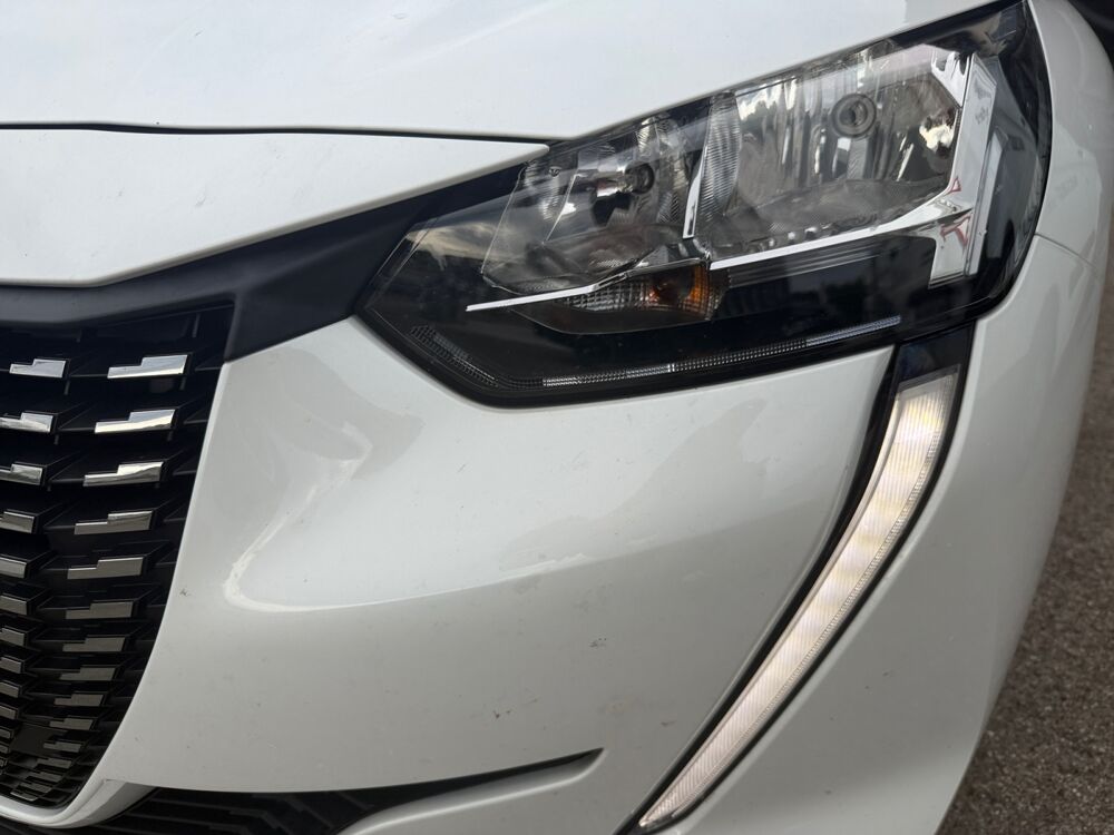 208 1.2 100 ch Allure Business Eat8 Bva /CarPlay/Suivi Complet/O 2020 occasion 43120 Monistrol-sur-Loire