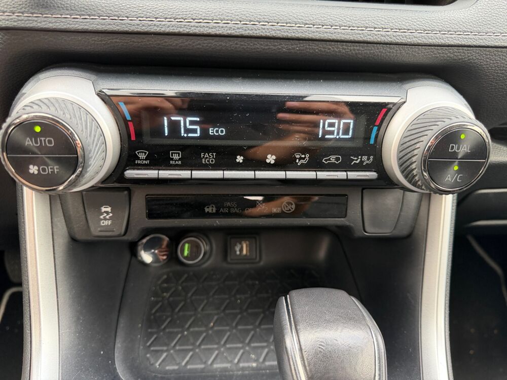 RAV 4 2.5 222 ch Hybrid Dynamic Awd-i Bva /Int&eacute;rieur Cuir 2023 occasion 77450 Montry