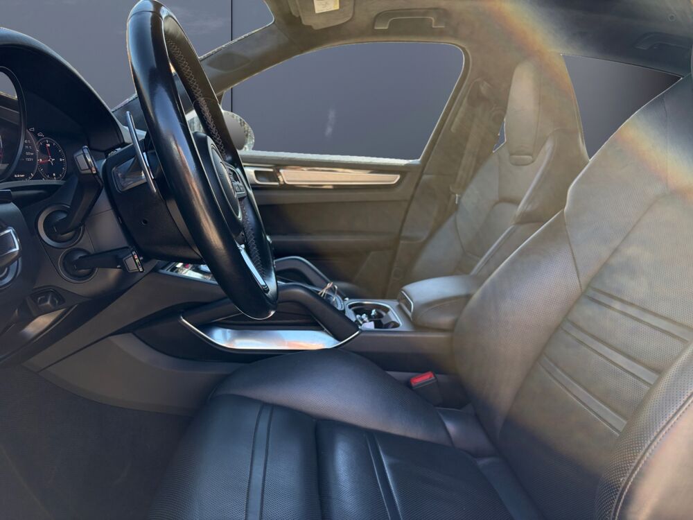 Cayenne 4.0 v8 Turbo 550 ch /Son Burmester/Toit ouvrant/Atte 2018 occasion 42160 Andr&eacute;zieux-Bouth&eacute;on