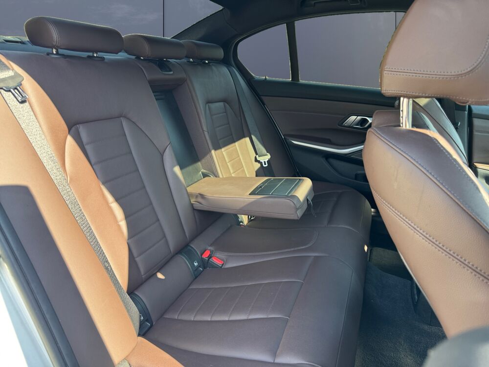 S&eacute;rie 3 330e 292 ch Edition Sport BVA8 /CarPlay/Cam&eacute;ra 360/Si&egrave;ge cha 2021 occasion 13300 Salon de Provence