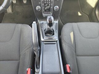 V40 2.0 D2 120 ch Eco Kinetic /Distribution ok 2018 occasion 01200 VALSERHONE