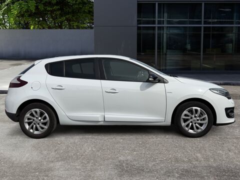 M&eacute;gane TCE 116 ch Energy Limited /2&egrave;me main/ Attelage 2015 occasion 38300 Bourgoin-Jallieu