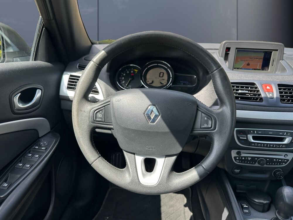 M&eacute;gane CC Cabriolet 1.4 Tce 130 ch Dynamique /Toit r&eacute;tractable &eacute;lec 2011 occasion 91410 Dourdan