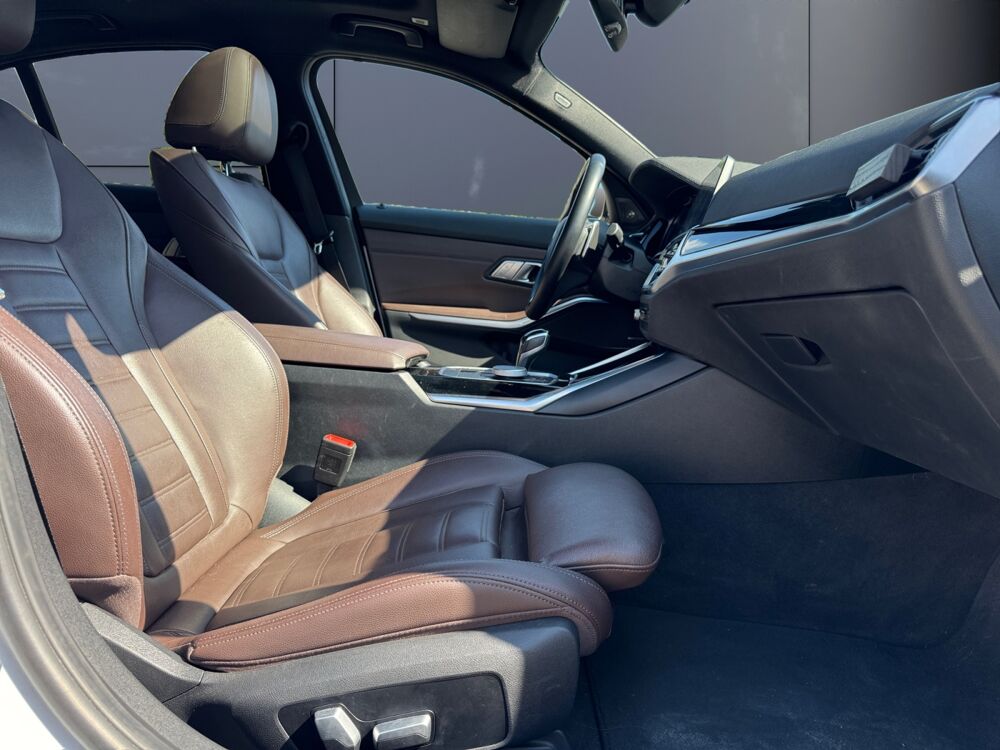 S&eacute;rie 3 330e 292 ch Edition Sport BVA8 /CarPlay/Cam&eacute;ra 360/Si&egrave;ge cha 2021 occasion 13300 Salon de Provence