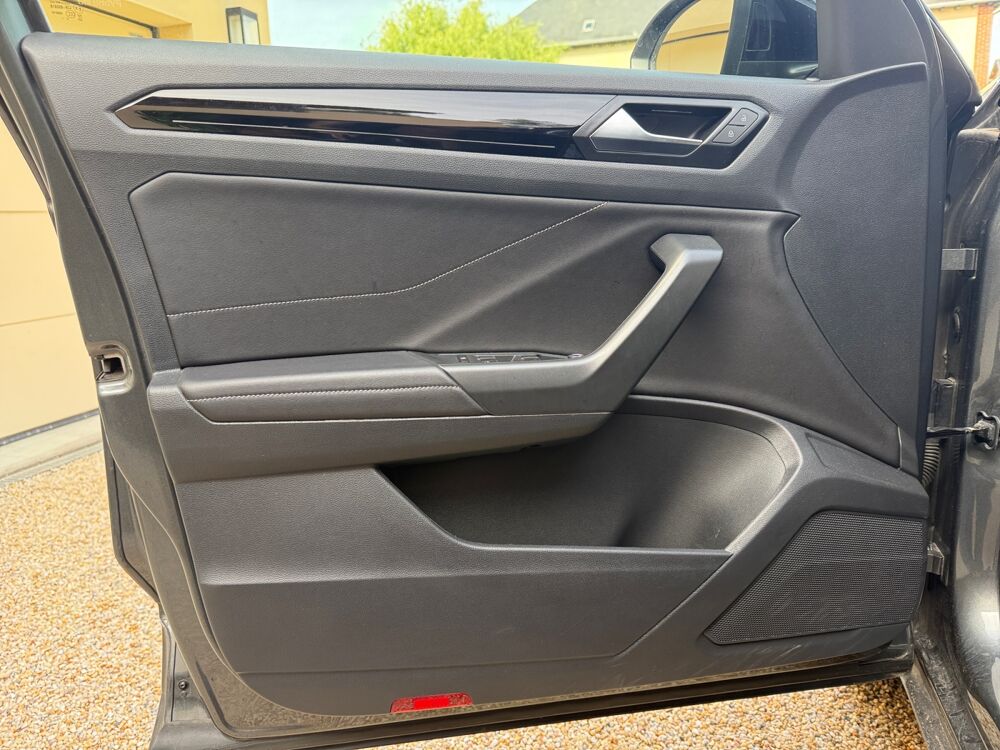 T-ROC 1.5 Tsi 150 ch Evo R-line /Toit ouvrant/Attelage/Matrix LED/ 2022 occasion 35310 Mordelles