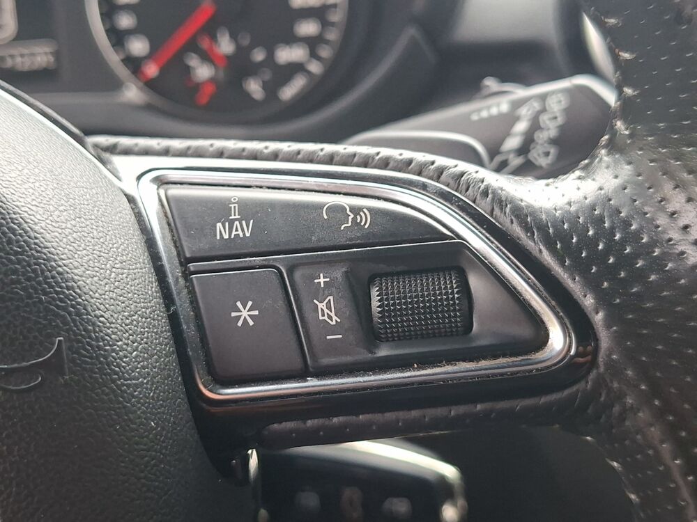A1 1.6 Tdi 90 ch S-line S-tronic Bva /X&eacute;non Plus / Feux LED / S 2011 occasion 43000 Le Puy-en-Velay
