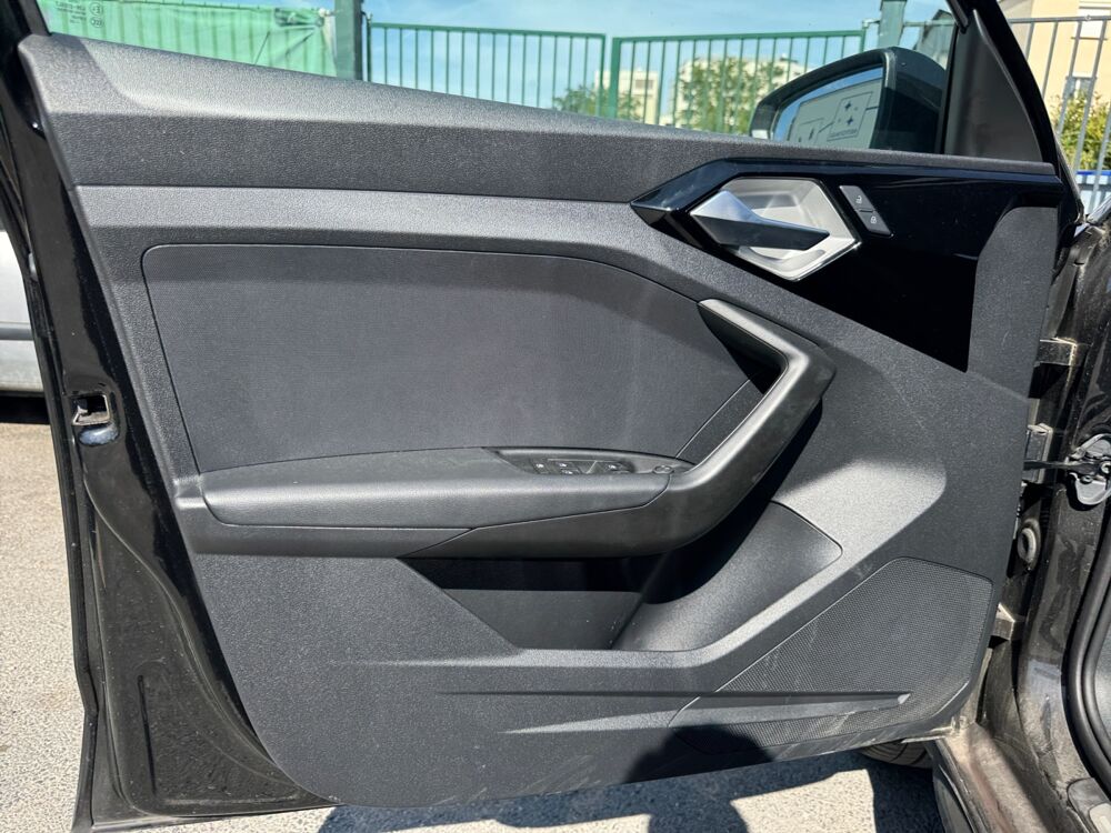 A1 Allstreet 30 TFSI 110 ch Design Luxe S-tronic Bva /Suivie In 2022 occasion 92000 Nanterre