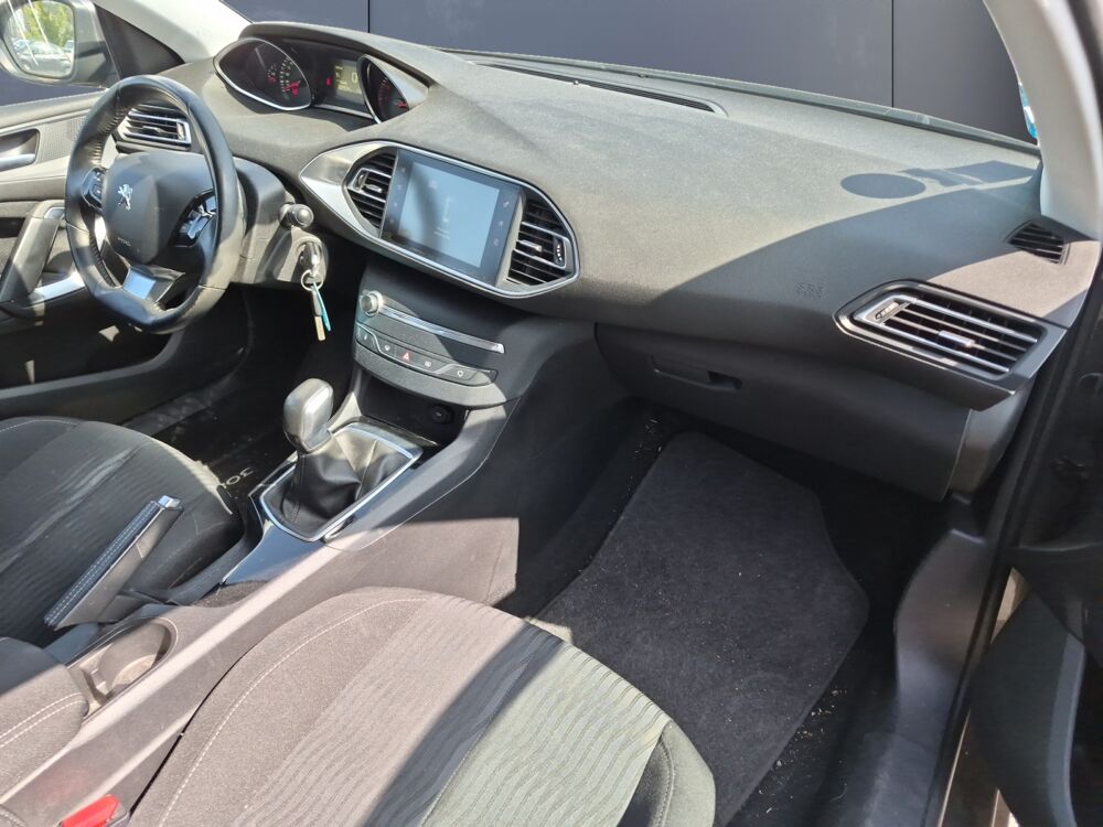 308 1.2 Vti 80 ch Active /Attelage 2016 occasion 41000 Blois