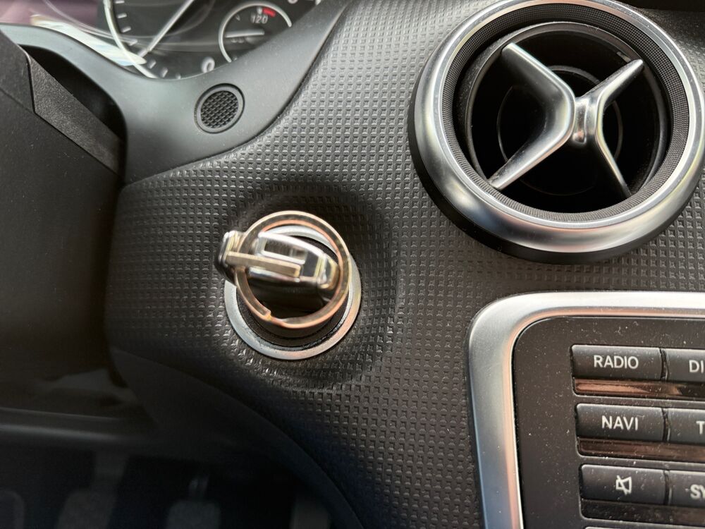 Classe A 160 Cdi 90 ch Inspiration /Radar Av Et Ar/Si&eacute;ges Sport/R&eacute;gul 2014 occasion 43200 Yssingeaux