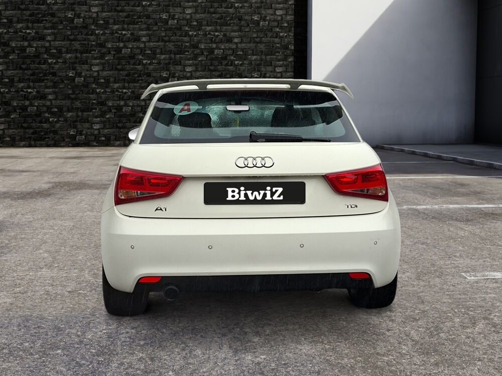 A1 1.6 Tdi 90 ch S-line S-tronic Bva /X&eacute;non Plus / Feux LED / S 2011 occasion 43000 Le Puy-en-Velay