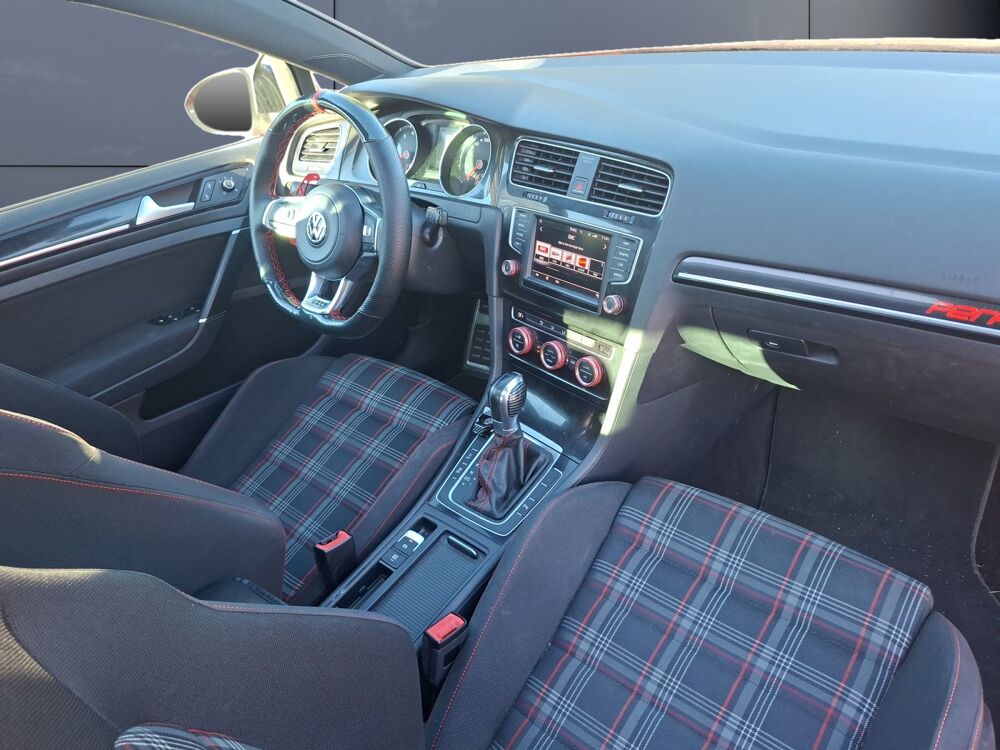 Golf 2.0 Tsi 220 ch Bluemotion Gti Dsg Bva 2015 occasion 43000 Le Puy-en-Velay