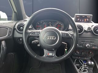 A1 1.6 Tdi 90 ch S-line S-tronic Bva /X&eacute;non Plus / Feux LED / S 2011 occasion 43000 Le Puy-en-Velay
