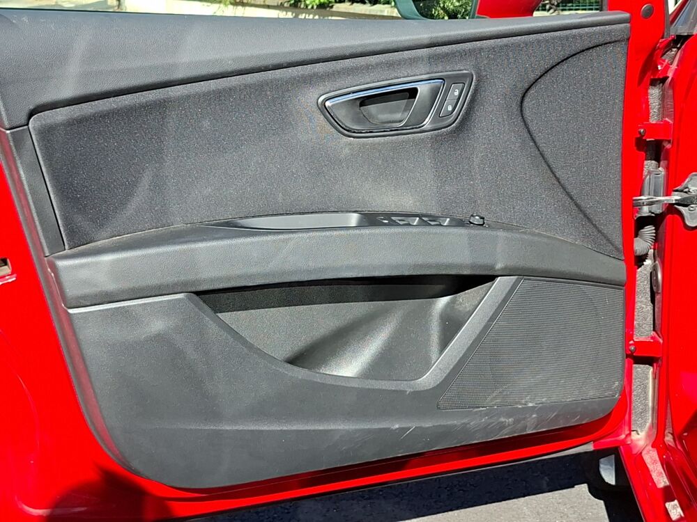 Leon 1.2 Tsi 110 ch Style Start-stop /Si&egrave;ges chauffants / Radars 2016 occasion 43000 Le Puy-en-Velay