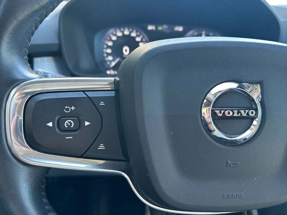 XC40 2.0 D3 150 Momentum 2wd Geartronic Bva /Cam&eacute;ra/r&eacute;gulateur/Si 2019 occasion 14100 Lisieux