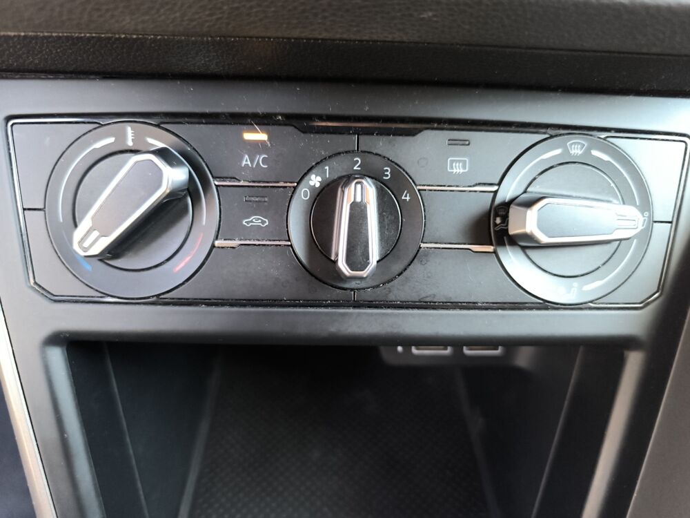 Polo 1.0 Tsi 95 ch Confort Line /Carplay&amp;AndroidAuto/R&eacute;gulate 2018 occasion 63500 Issoire