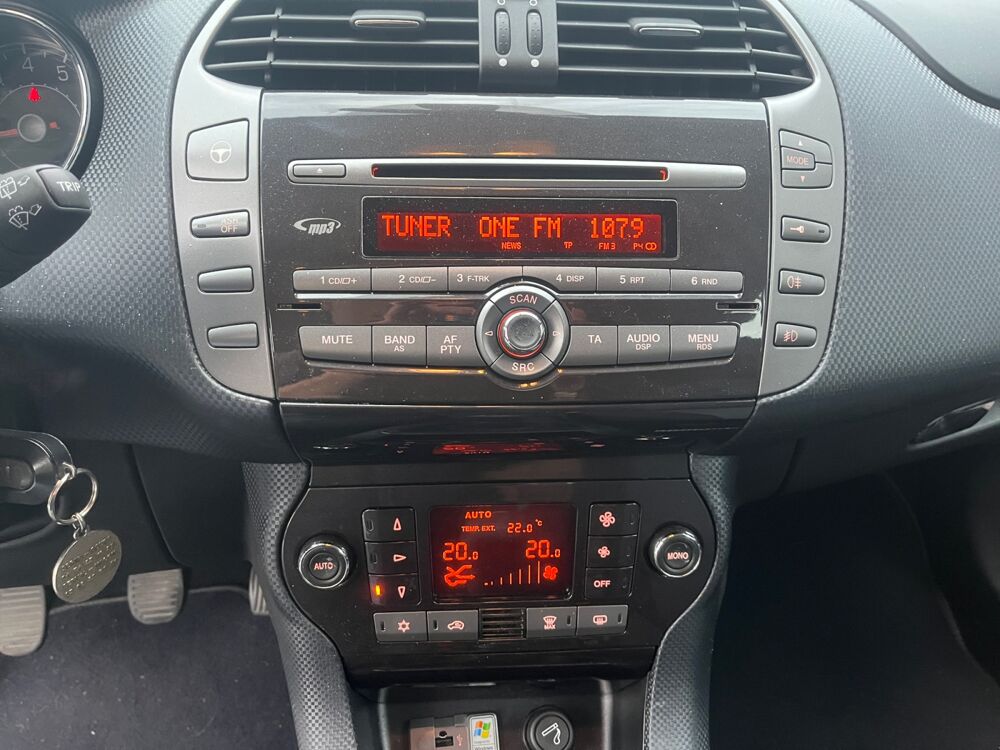 Bravo 1.4 T-jet 120 Elegance /1er Main/Clim auto/R&eacute;gulateur de vit 2008 occasion 74200 Thonon-les-Bains