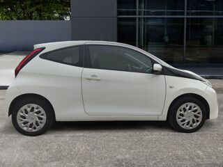 Aygo 1.0 Vvti 70 X-play 2018 occasion 01000 BOURG EN BRESSE