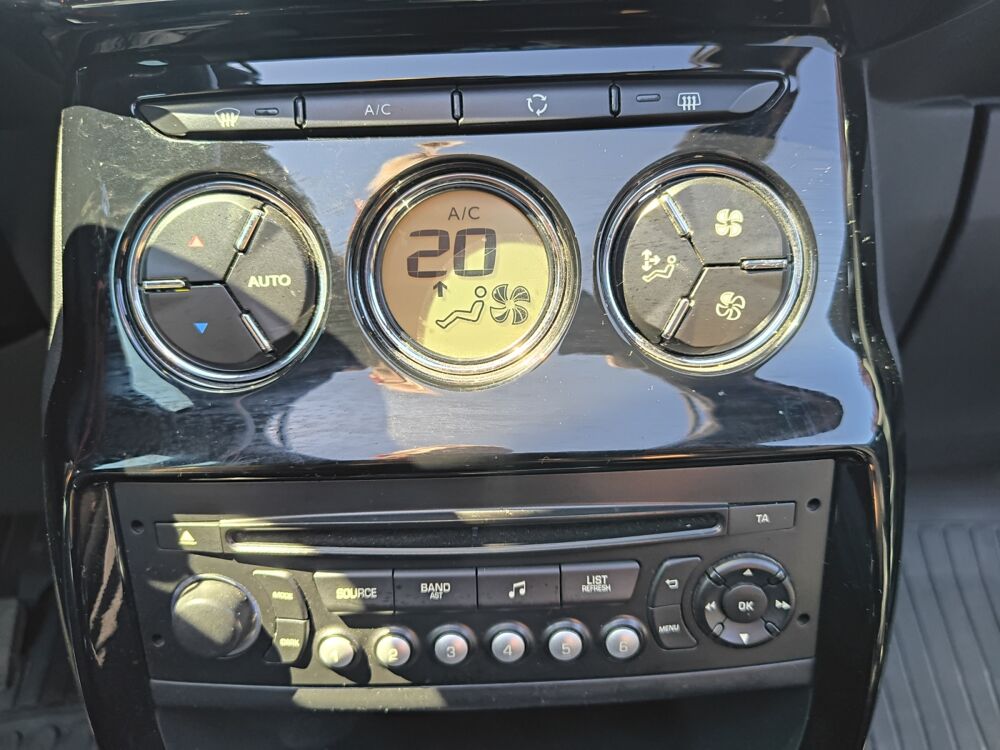 DS3 1.2 Vti 82 ch So Chic Cabrio /Radar de recul/Clim/Courroie c 2014 occasion 87000 Limoges