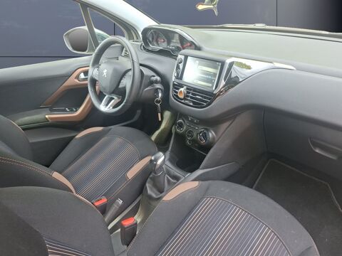 208 1.2 Vti 80 ch Urban Soul /Distri ok/Suivi complet entretiens 2013 occasion 43000 Le Puy-en-Velay