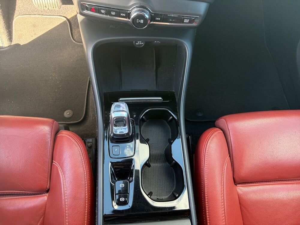 XC40 2.0 D3 150 ch Inscription Luxe 2wd Geartronic Bva /Toit ouvr 2020 occasion 14000 Caen