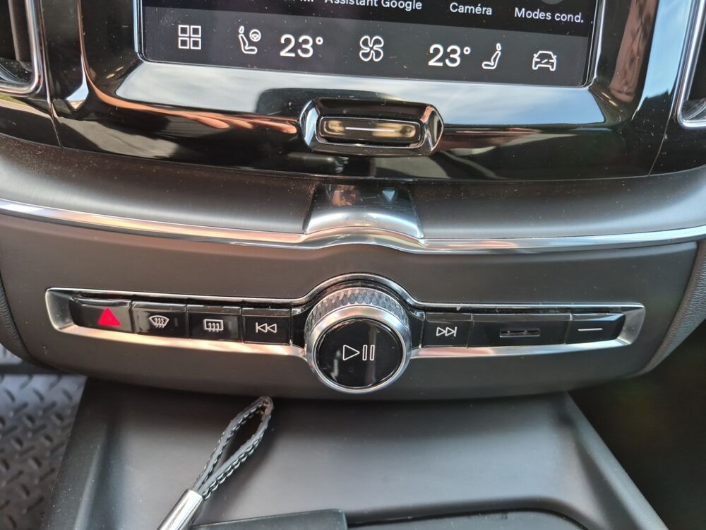 XC60 2.0 B4 D 211h 195 ch Mhev Hybrid Start Geartronic /Cam&eacute;ra de 2023 occasion 41700 Le Controis en Sologne