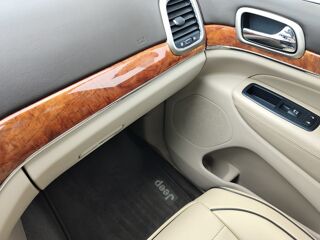 Grand Cherokee 3.6 285 ch Overland Awd/FlexFuel &eacute;thanol /Cuir &eacute;lectrique ve 2011 occasion 28500 Vernouillet