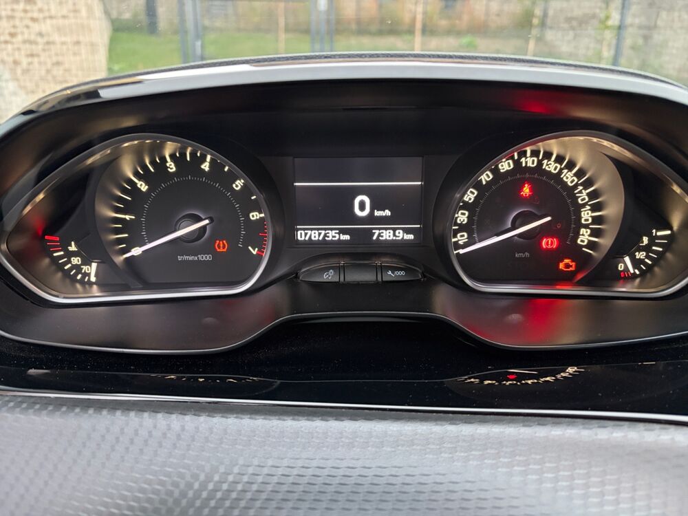 208 1.2l 110 ch Allure Start-stop /Carplay/Entretien complet Peu 2017 occasion 42700 Firminy