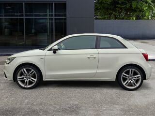 A1 1.6 Tdi 90 ch S-line S-tronic Bva /X&eacute;non Plus / Feux LED / S 2011 occasion 43000 Le Puy-en-Velay