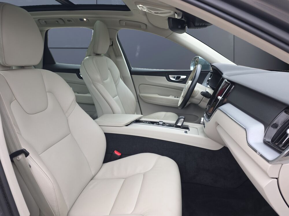 XC60 T6 Recharge 253 + 87 ch Business Executive Awd Geartronic PH 2021 occasion 34500 B&eacute;ziers