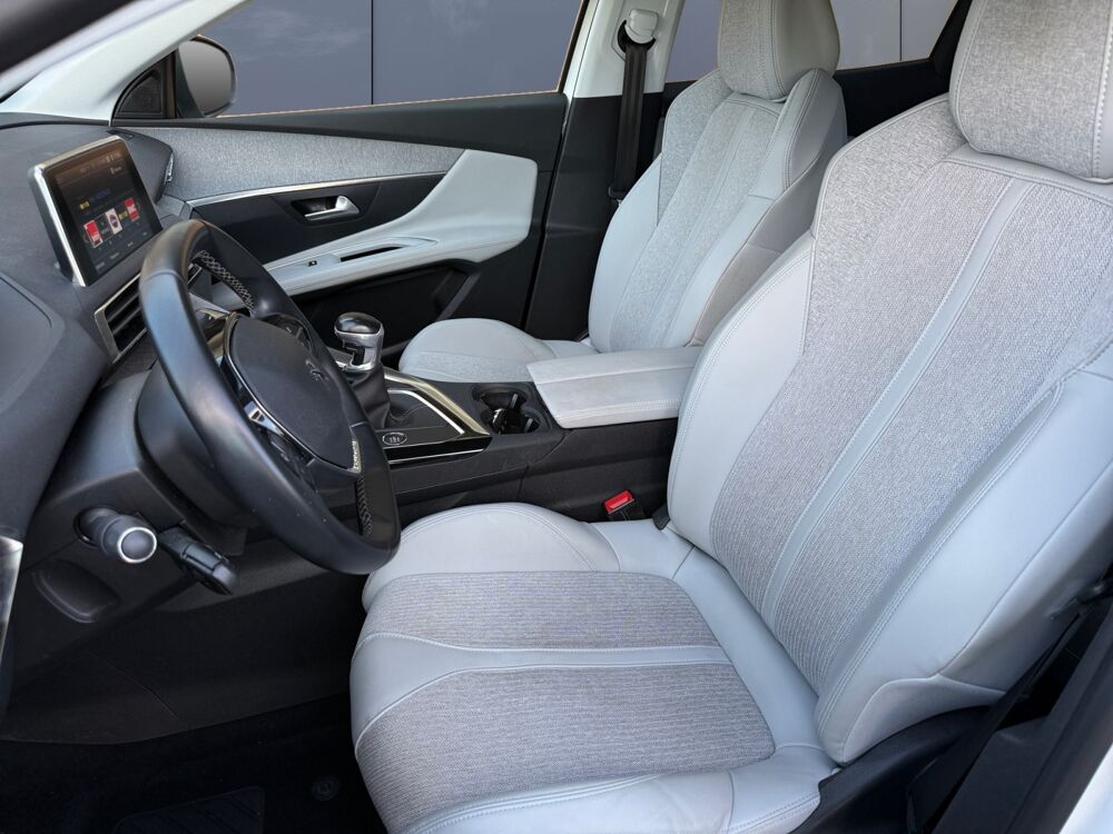 3008 II 1.2 130 ch Allure /Carplay/sellerie Guerande/1main/Distri 2019 occasion 35137 B&eacute;d&eacute;e