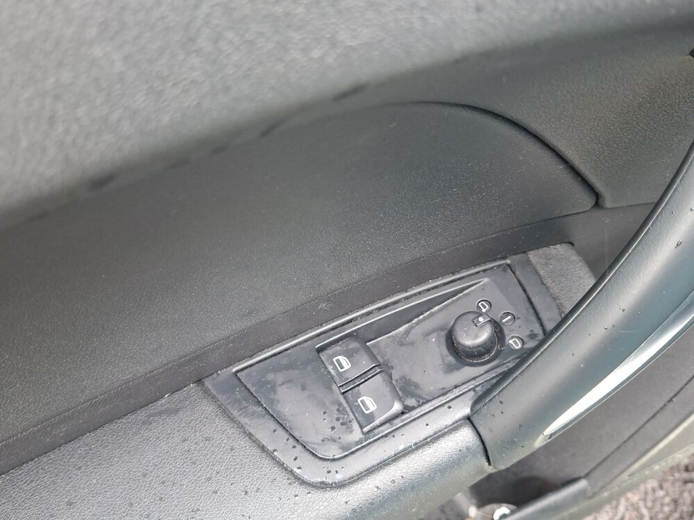 A1 1.6 Tdi 90 ch S-line S-tronic Bva /X&eacute;non Plus / Feux LED / S 2011 occasion 43000 Le Puy-en-Velay