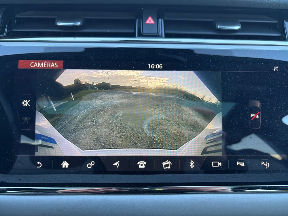 Range Rover Evoque 2.0 d Hybrid 180 ch 4wd R-Dynamic /Toit ouvrant/Carplay/Meri 2019 occasion 17000 La Rochelle