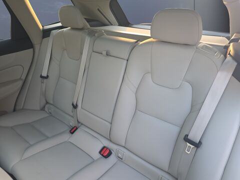 XC60 T6 Hybride Rechargeable 253 ch + 145 ch Ultra Style Dark Gea 2023 occasion 34500 B&eacute;ziers