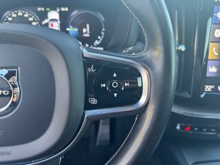 XC60 2.0 T8 390 ch PHEV R-Design AWD Geartronic /Toit ouvrant pan 2020 occasion 53000 Laval
