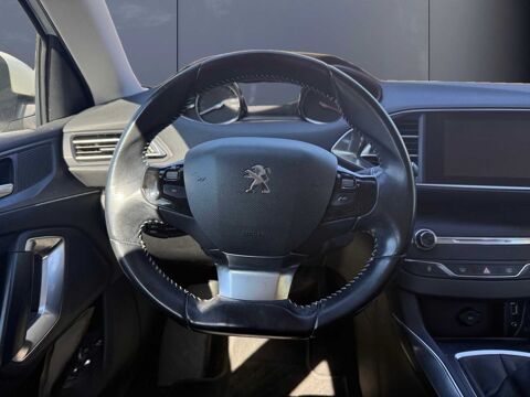 308 1.2 110 ch Allure BVM6 /Historique Peugeot/Cam&eacute;ra de recul 2016 occasion 14400 Bayeux