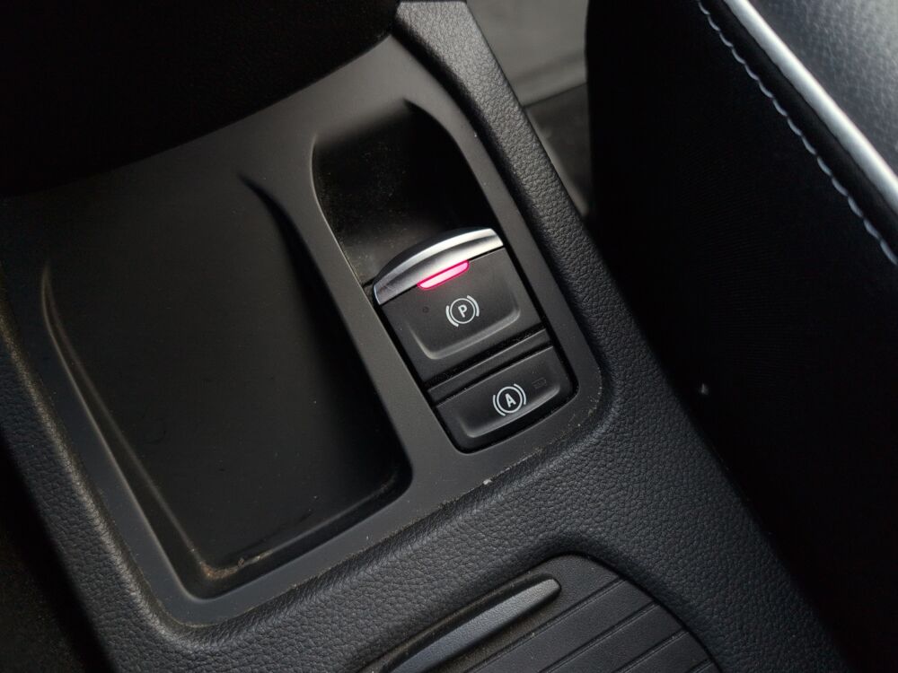 Clio 1.0 TCe 100 ch Intens /Apple Carplay Android Auto/Phares LED 2019 occasion 69240 Thizy les Bourgs