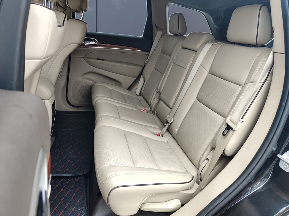 Grand Cherokee 3.6 285 ch Overland Awd/FlexFuel &eacute;thanol /Cuir &eacute;lectrique ve 2011 occasion 28500 Vernouillet