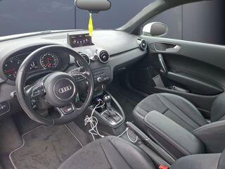 A1 1.6 Tdi 90 ch S-line S-tronic Bva /X&eacute;non Plus / Feux LED / S 2011 occasion 43000 Le Puy-en-Velay