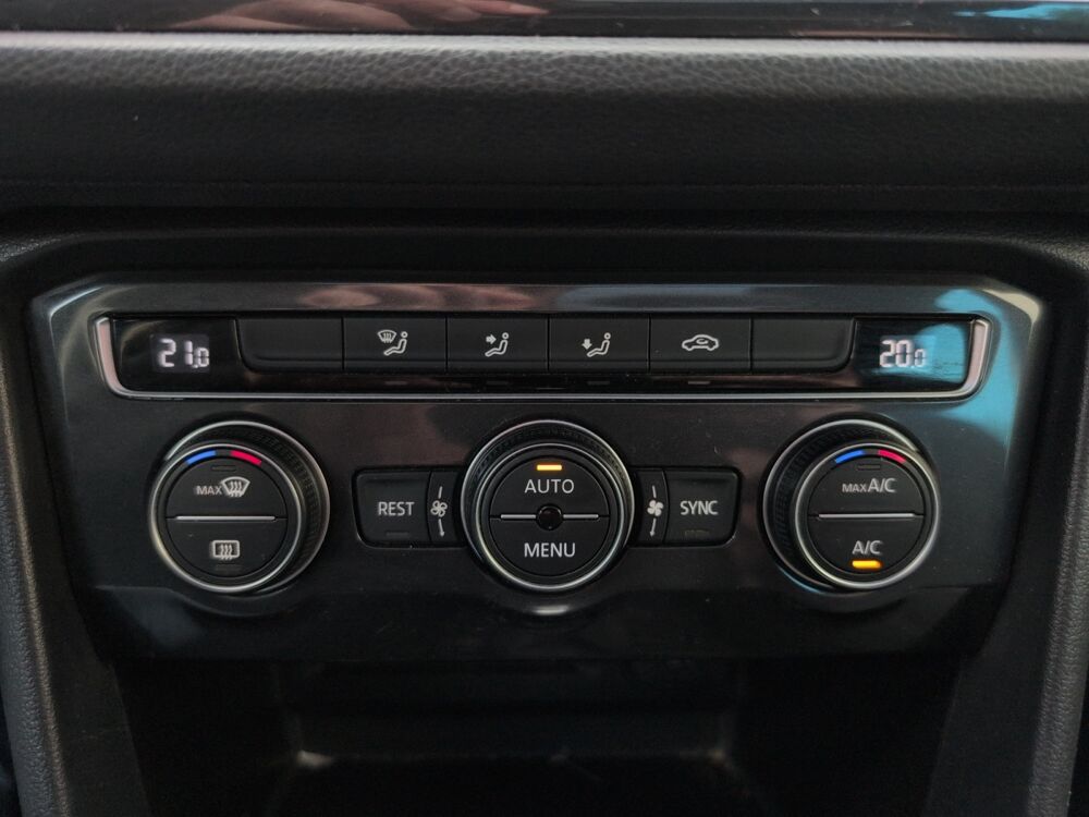 Tiguan 2.0 TDI 150 ch Bluemotion Carat 4Motion DSG7 /Toit ouvrant p 2017 occasion 69170 Tarare