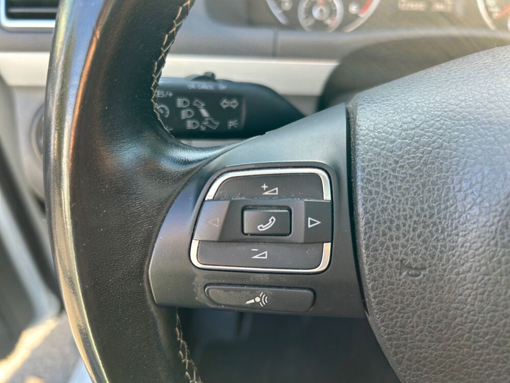 Touran 1.6 TDI 105 ch Cup /2&egrave;me main/Suivi Volkswagen/Radar de recu 2014 occasion 94600 Choisy-le-Roi