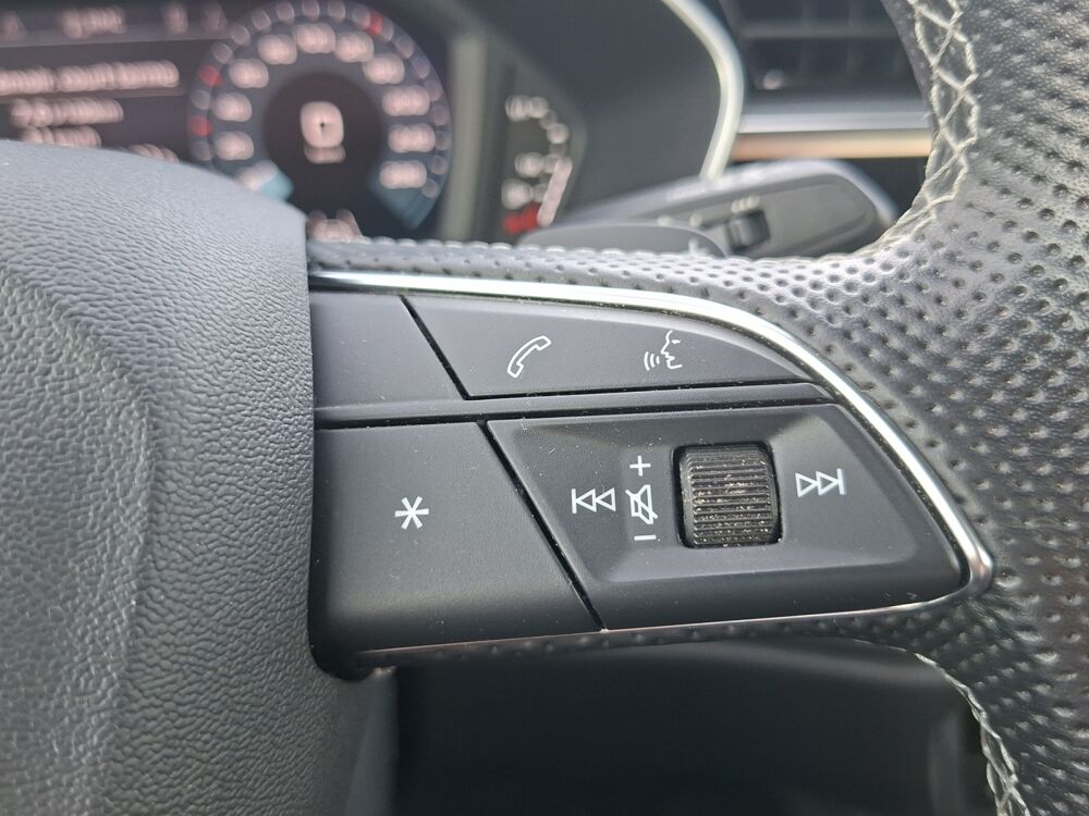 Q3 1.5 35 Tfsi 150 ch S-line S-tronic Bva /Suivi Volkswagen/Si&egrave; 2023 occasion 43000 Le Puy-en-Velay