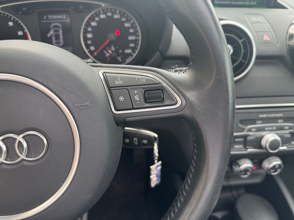 A1 1.0 Tfsi 80 ch Ultra Metropolitan /Entretien Complet Audi/To 2017 occasion 14100 Lisieux