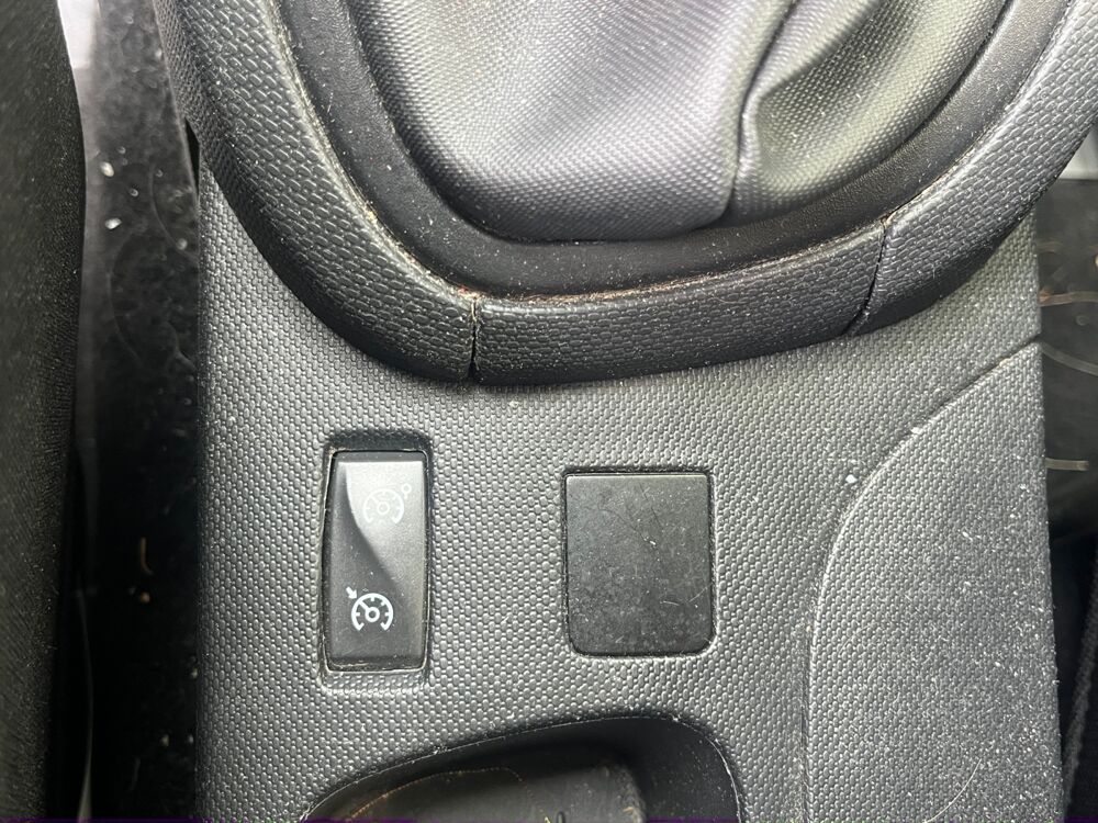 Clio 4 IV 1.5 DCi 90ch Societ&eacute; /Clim/Bluetooth/Distribution OK/En 2014 occasion 74200 Thonon-les-Bains