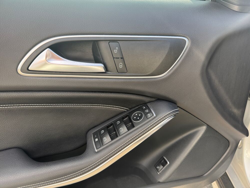 Classe GLA 180 122 ch Sport Edition /Toit Ouvrant/Carnet Mercedes/Si&egrave;ge 2019 occasion 59000 Lille
