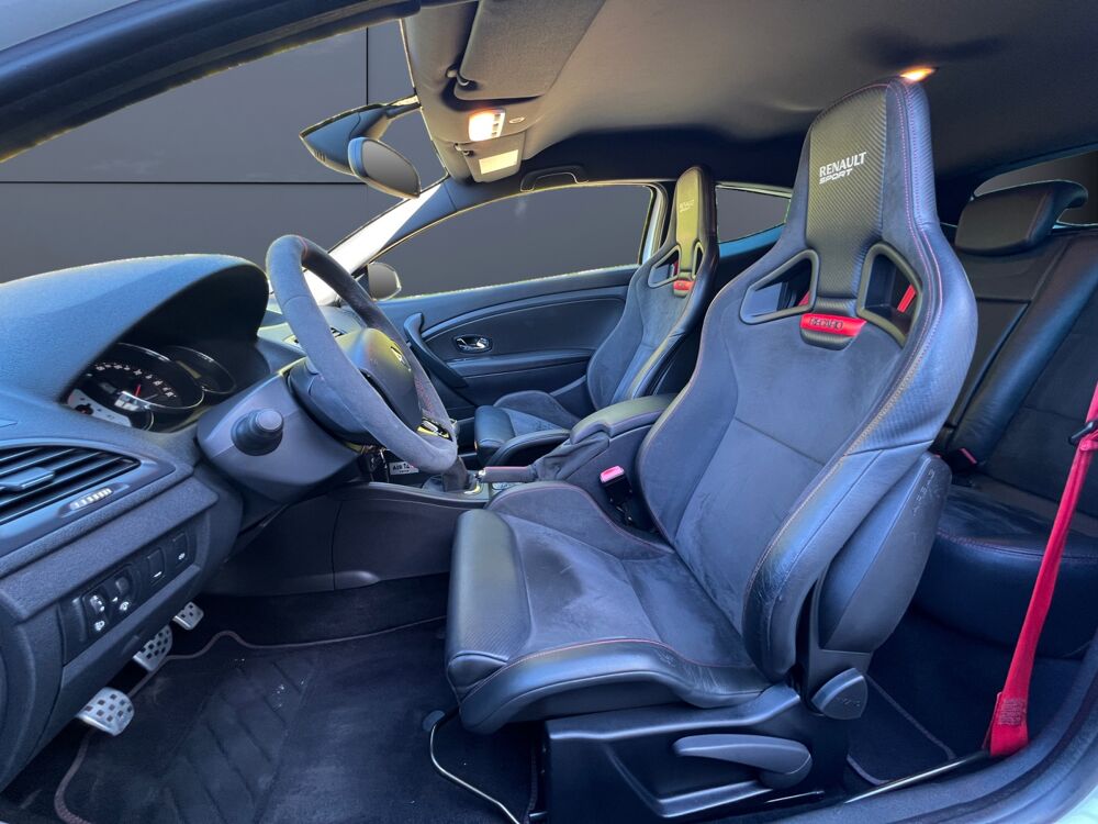 M&eacute;gane Coupe 2.0 275 ch Rs Trophy Edition Air 14 N&deg;44/50 2015 occasion 56100 Lorient
