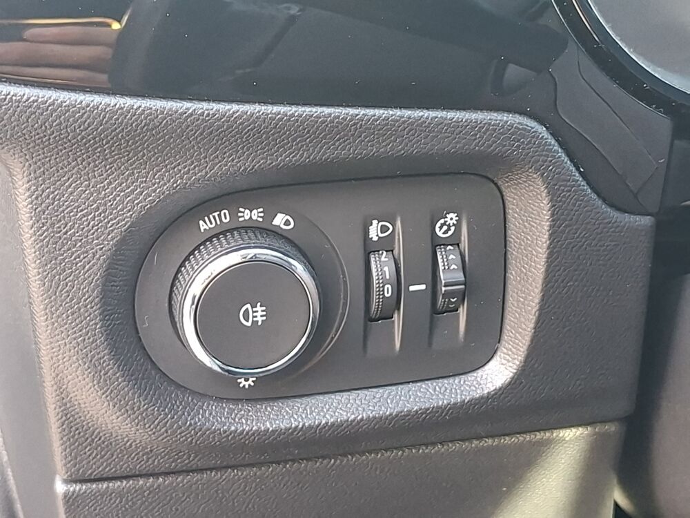 Corsa 1.2 75 ch Edition Business /Carplay/Gps/Feux auto/Commandes 2021 occasion 43000 Le Puy-en-Velay